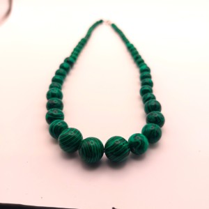 Collier Malachite cascade de perles 40-45 centimétres