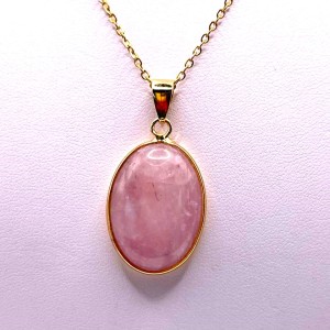 Pendentif medaillon Quartz rose